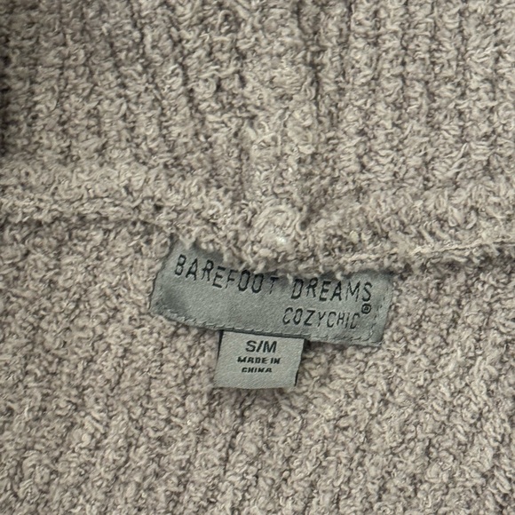 Like NEW Barefoot Dreams Hooded COZY cardigan soft fluffy S/M cozy chic love! - Picture 2 of 5